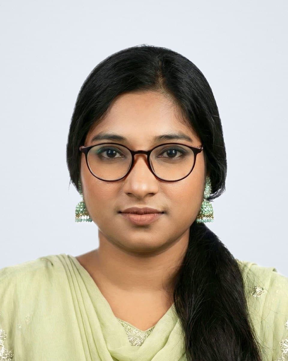 Portrait of Joyi Ulfat